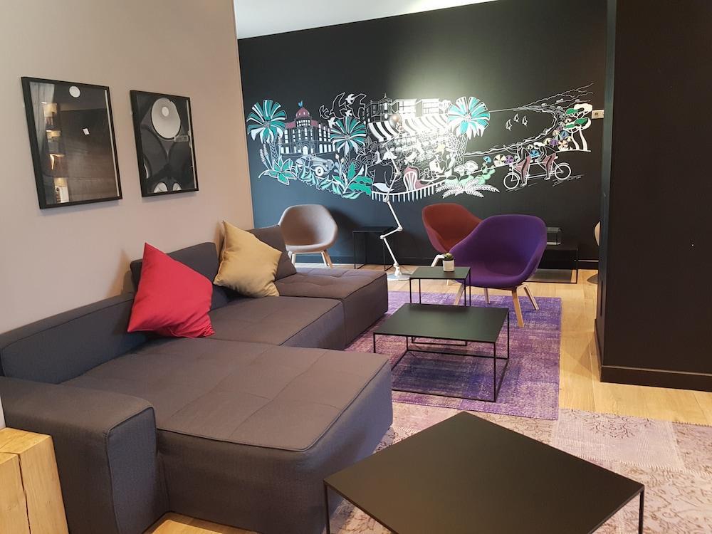 Hotel Campanile Aéroport 3*