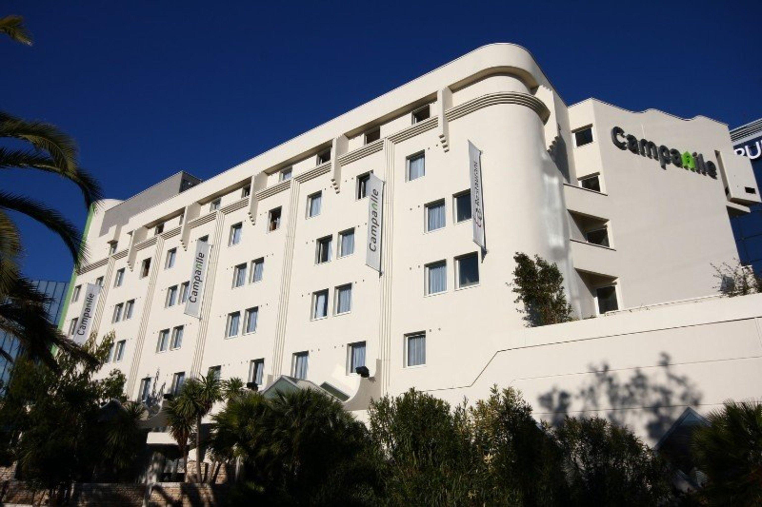 Hotel Campanile Aéroport