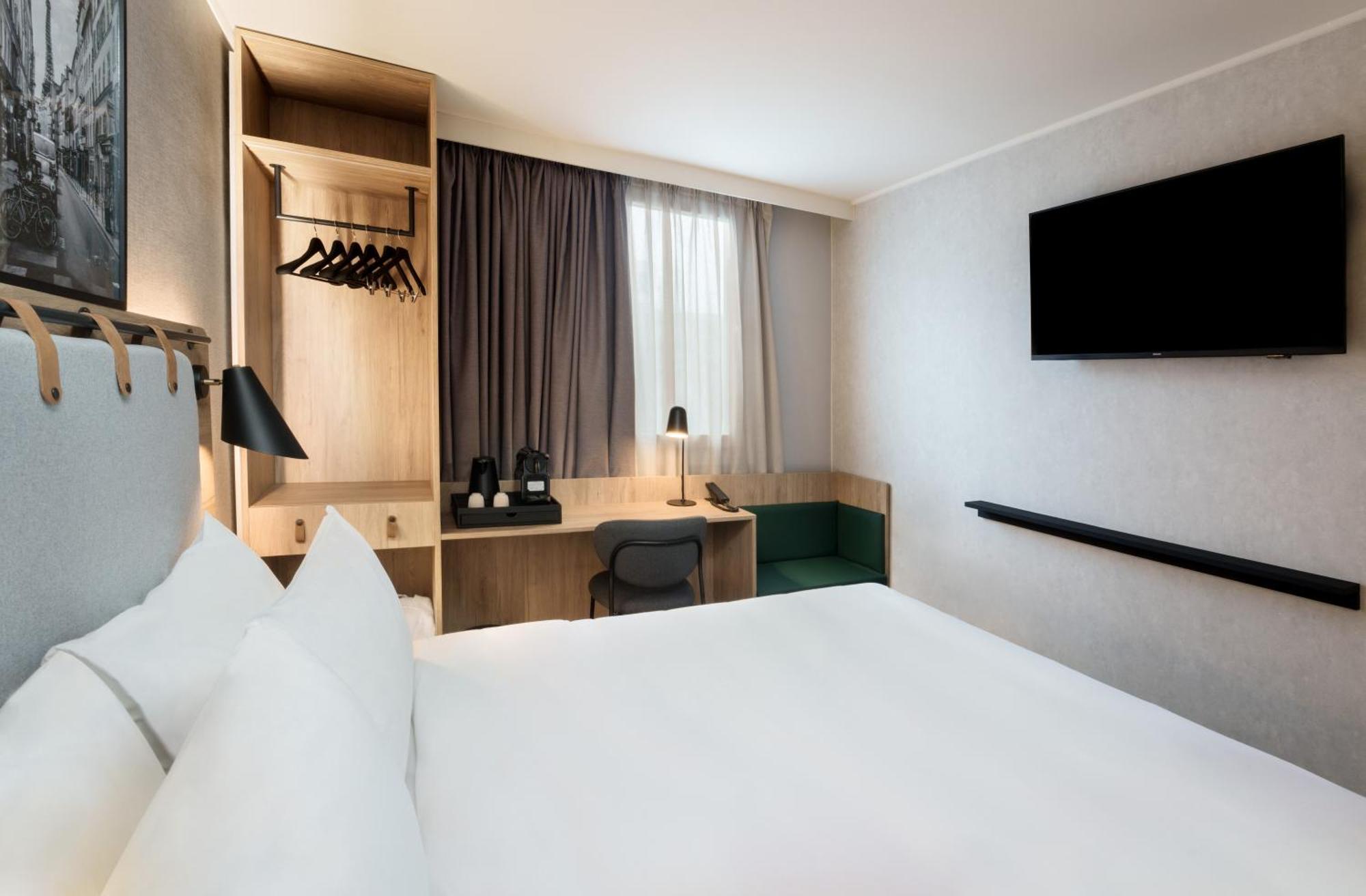 Campanile Aéroport Hotel