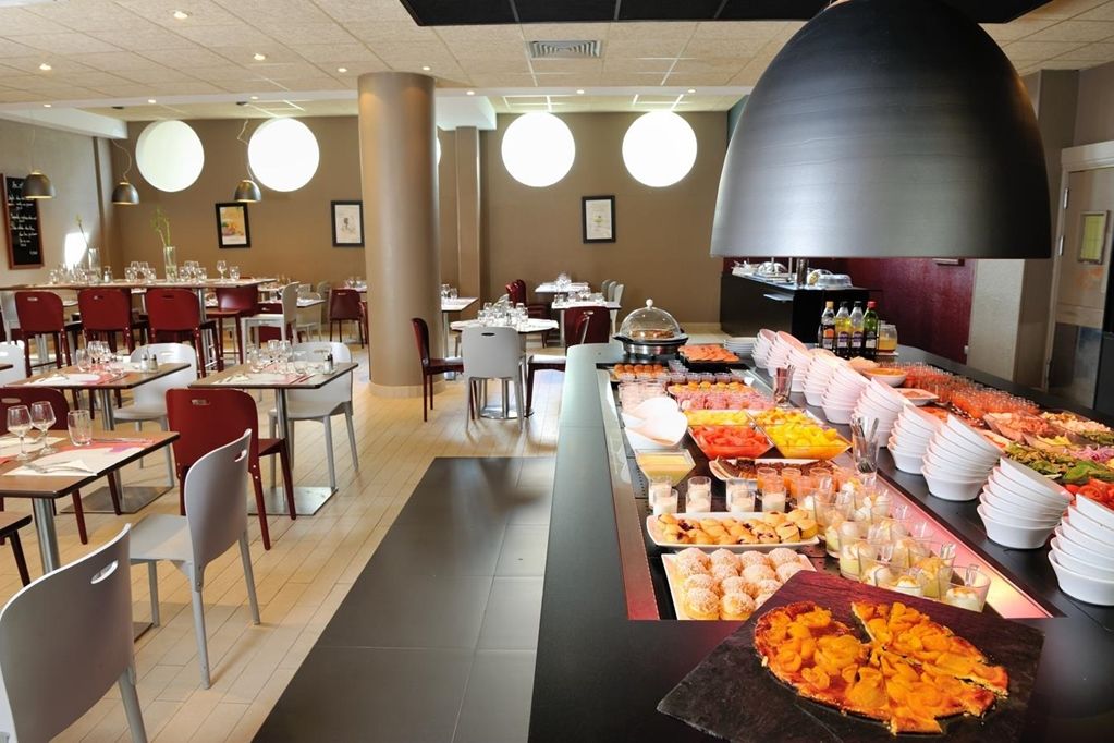 Hotel Campanile Aéroport 3*