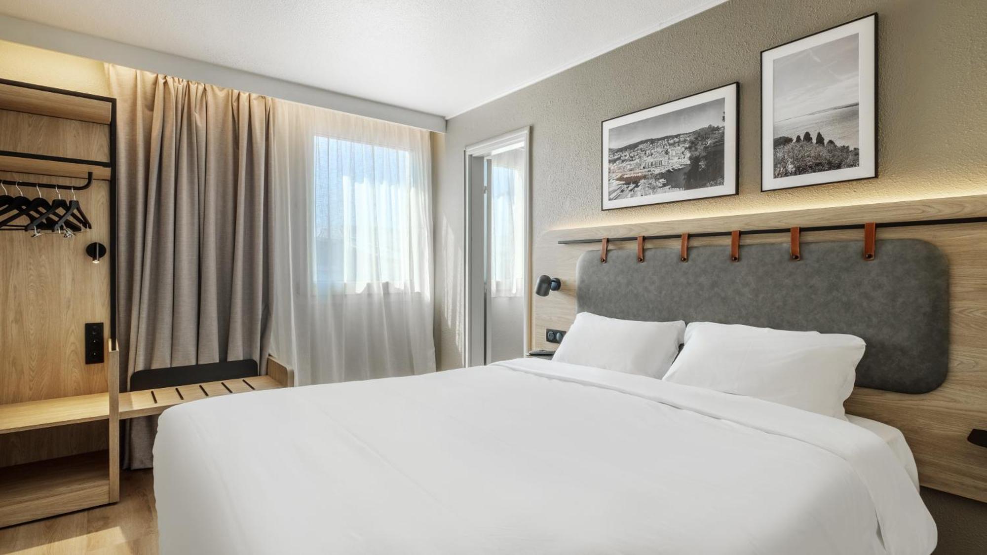 Campanile Aeroport Hotel 3*