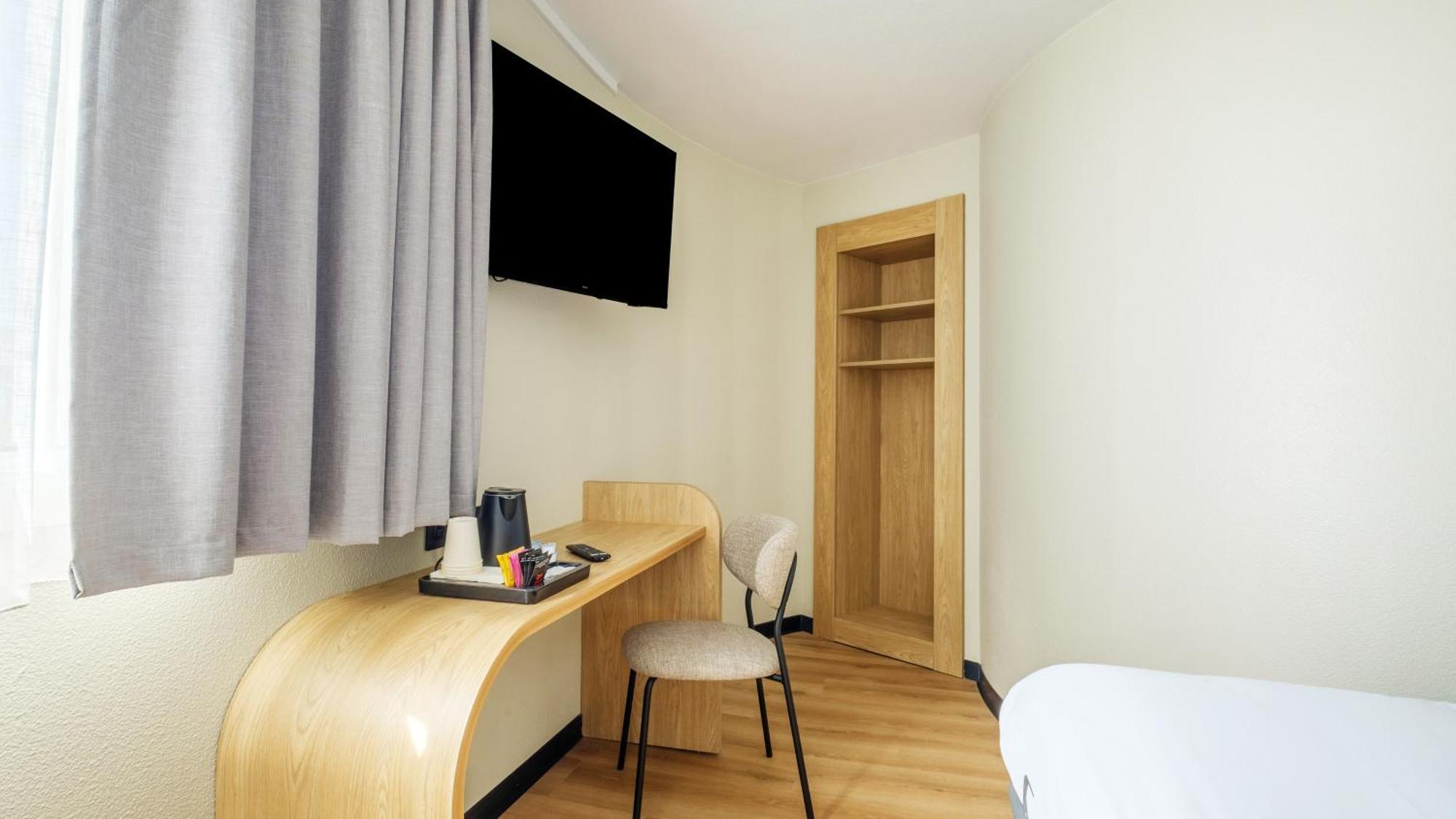 Campanile Aeroport 3*